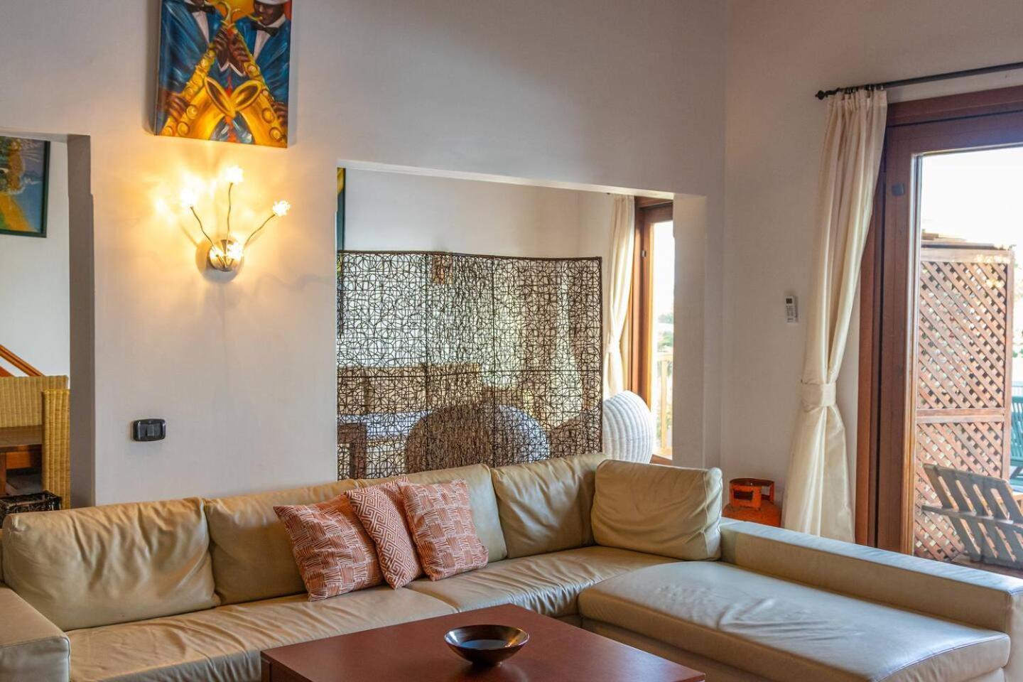Apartment Porto Antigo 1 - Three Bedroom, Pool & Wifi *